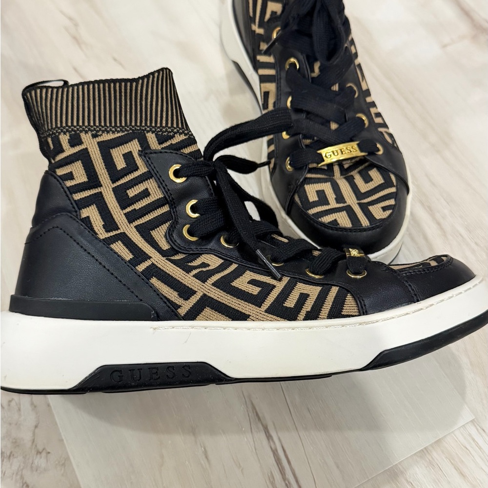Guess Black and Gold Striped Sneakers